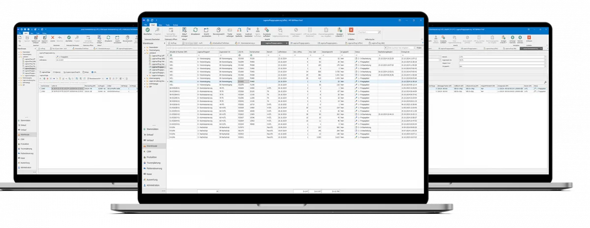 WAREHOUSE MAXX Lagerverwaltungssoftware – Drei-Laptop-Ansicht mit Leitstand und Bestandsübersicht
